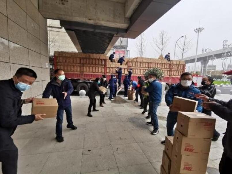 超有愛！武漢市民作詩、創意蔬菜拼“花式致謝”長虹愛心捐贈(圖2)